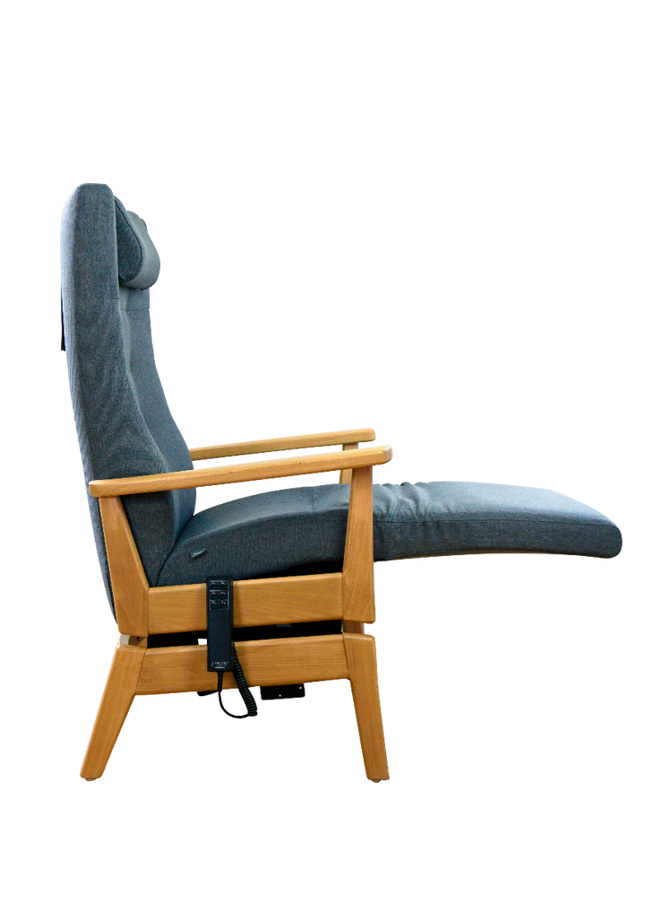 5040 Multiplus in Eiche